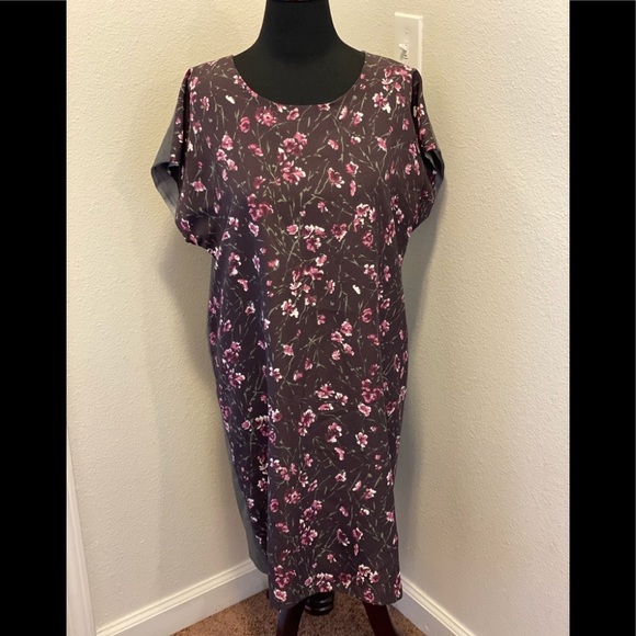 Stile Benetton Dresses & Skirts - STILE BENETTON GRAY PINK FLORAL SHIFT DRESS